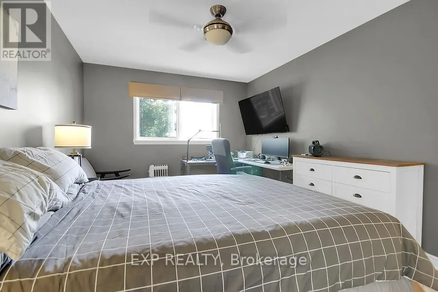 48 DEIGHTON CRESCENT