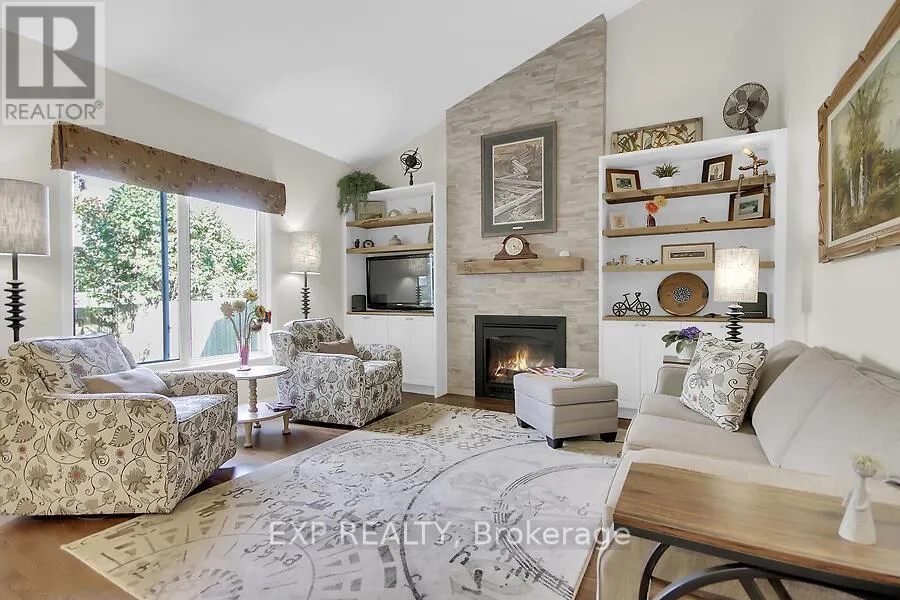 48 DEIGHTON CRESCENT