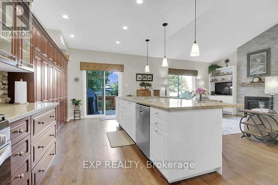 48 DEIGHTON CRESCENT