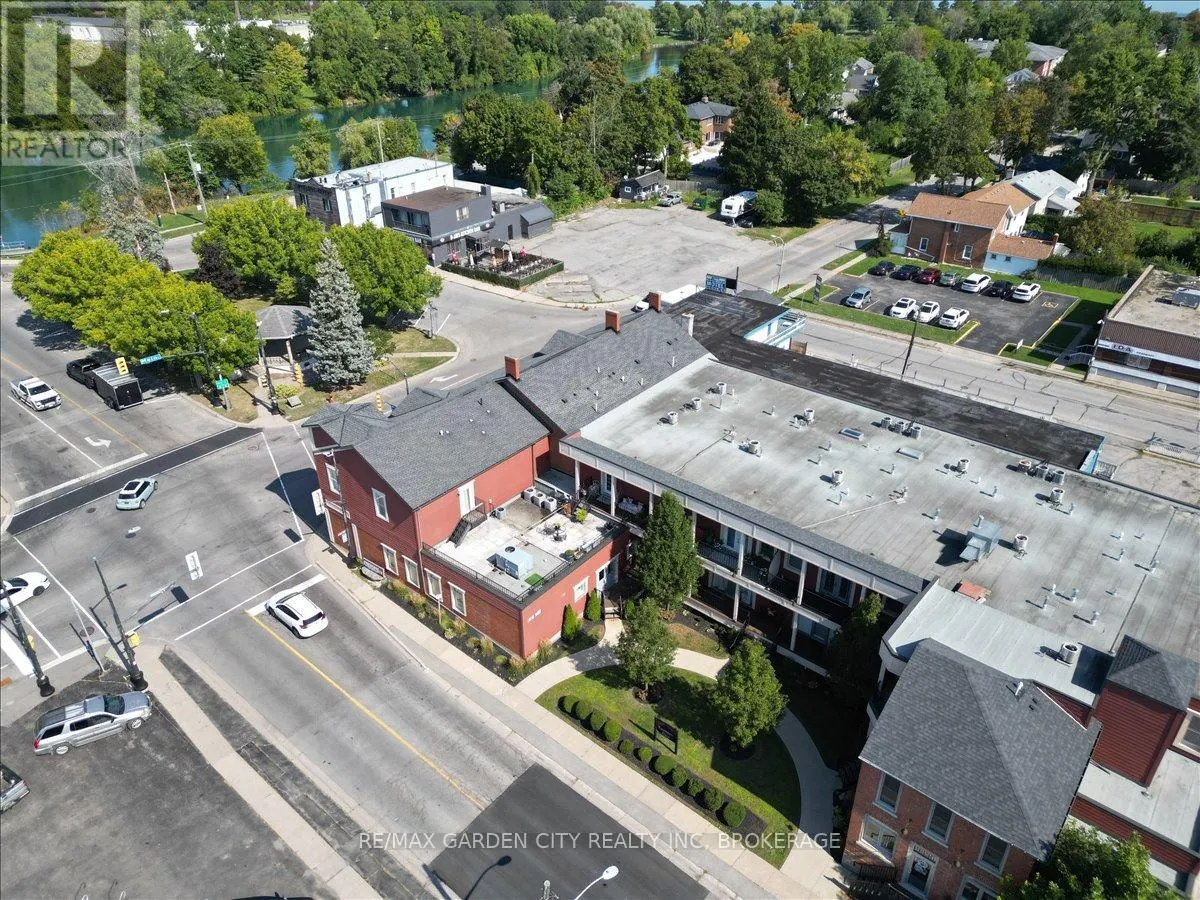 201 - 3710 MAIN STREET, #201