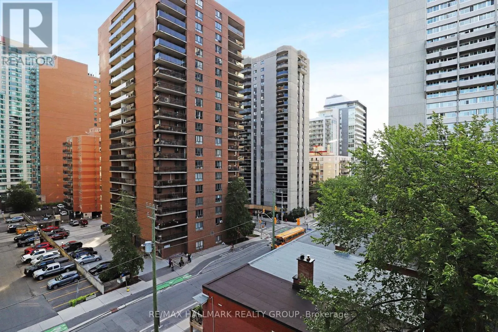 704 - 200 BAY STREET