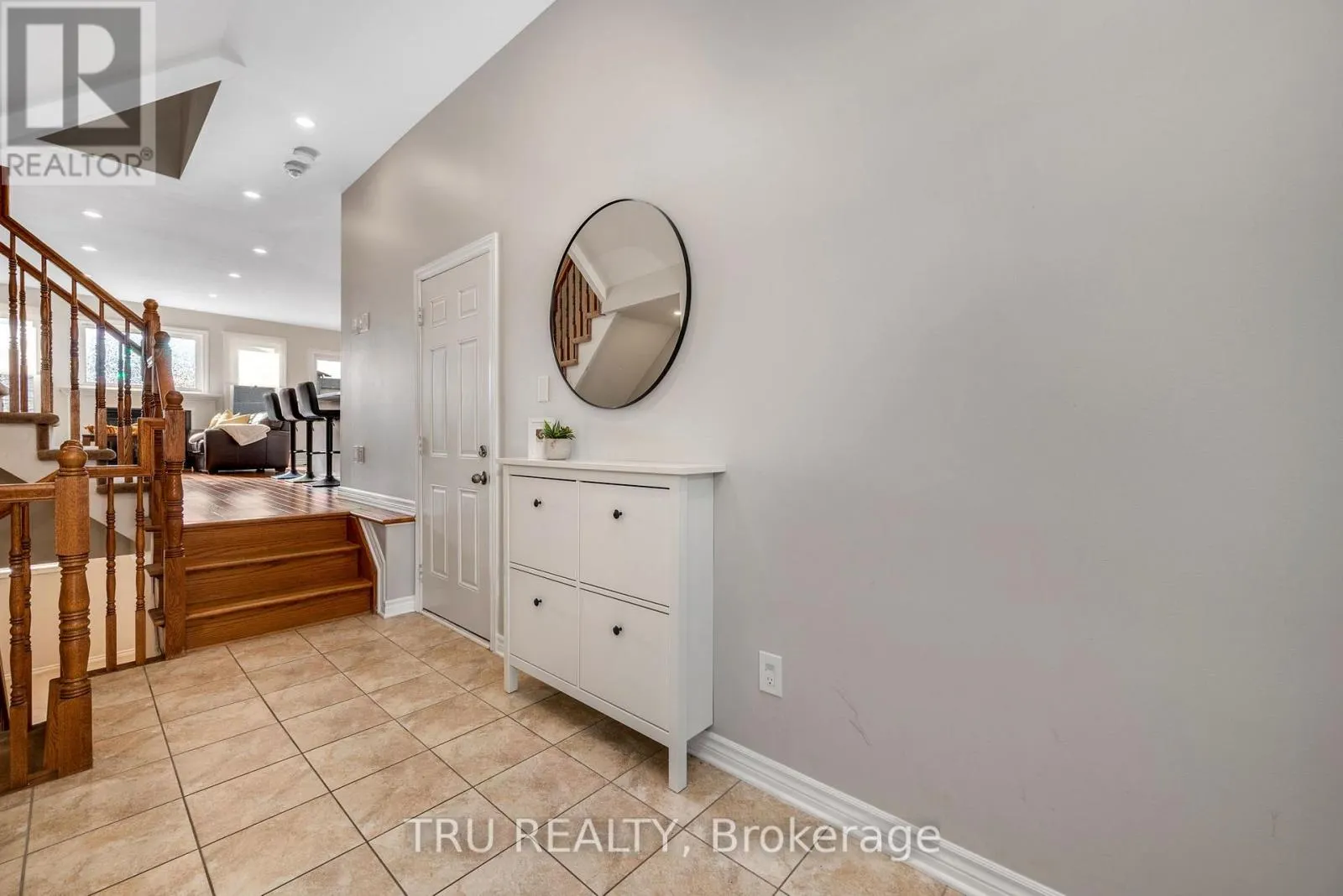 960 LINARIA WALK