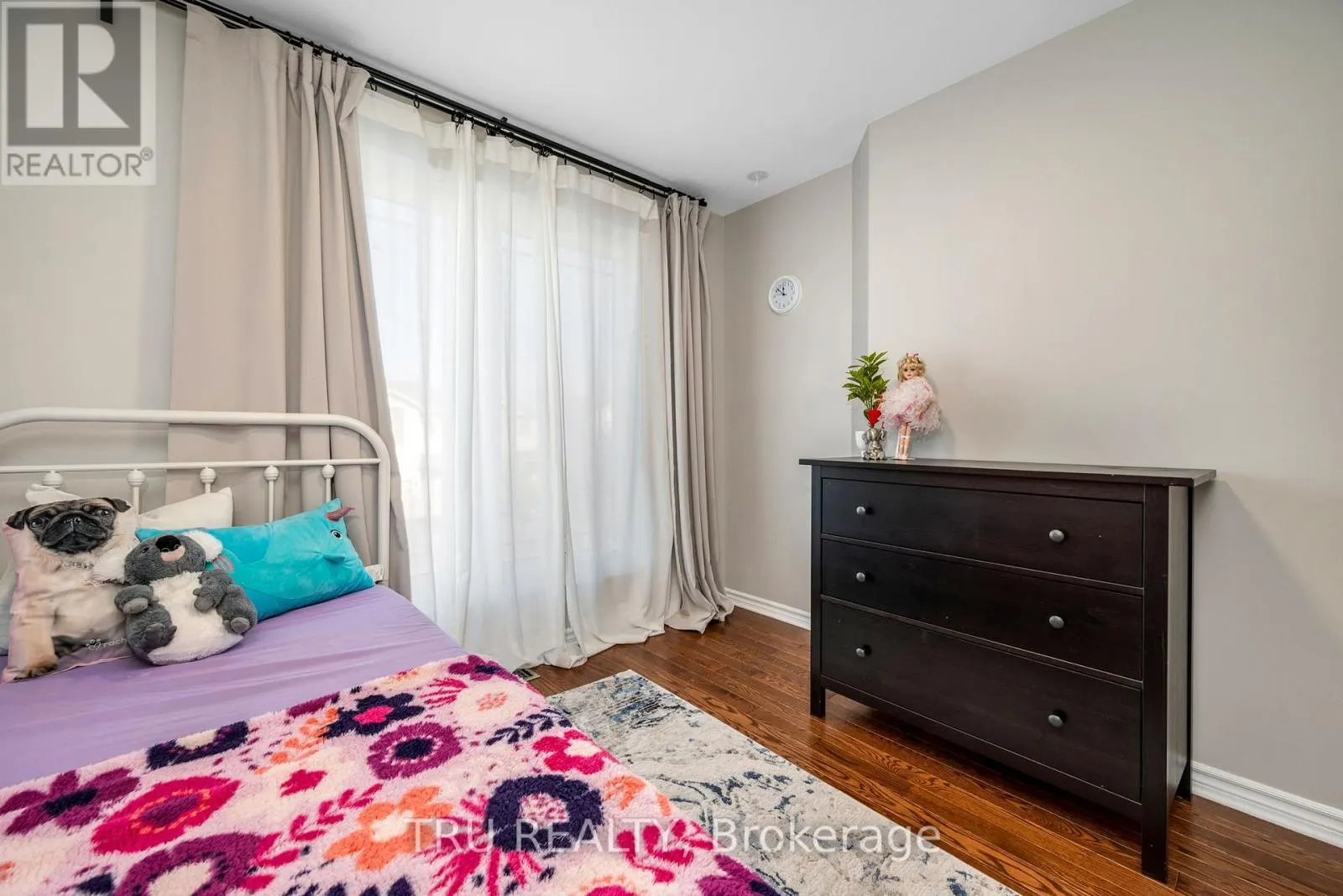 960 LINARIA WALK