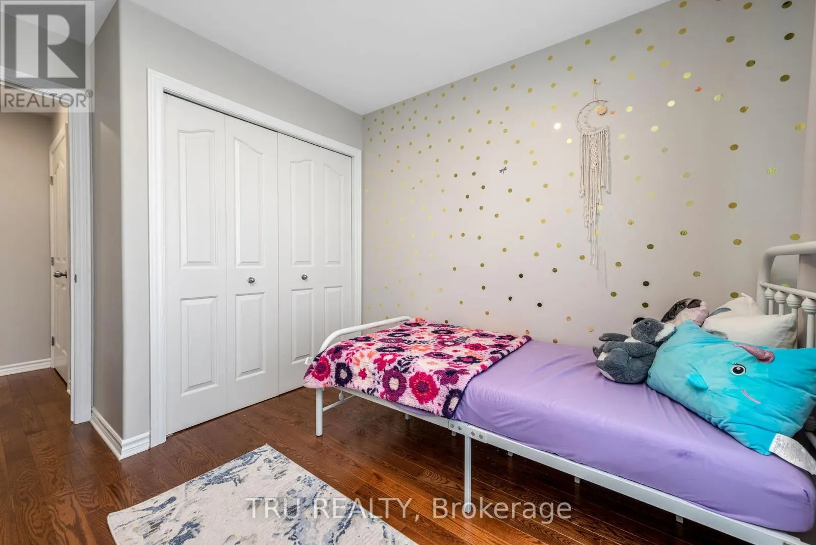 960 LINARIA WALK
