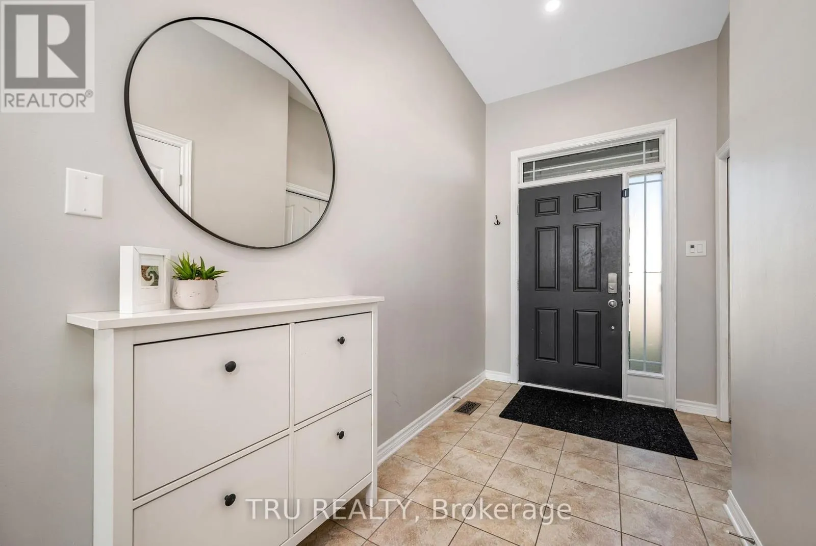 960 LINARIA WALK