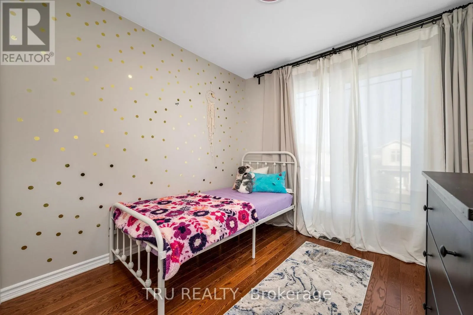 960 LINARIA WALK
