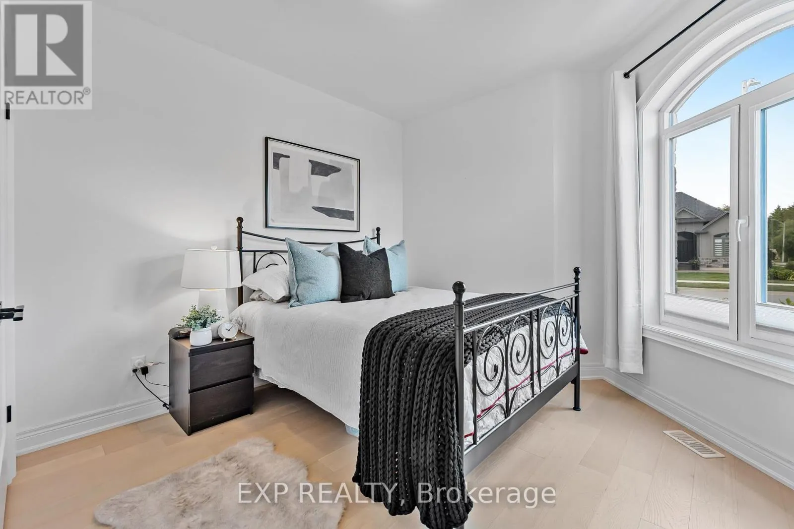 4242 VILLAGE CREEK DRIVE