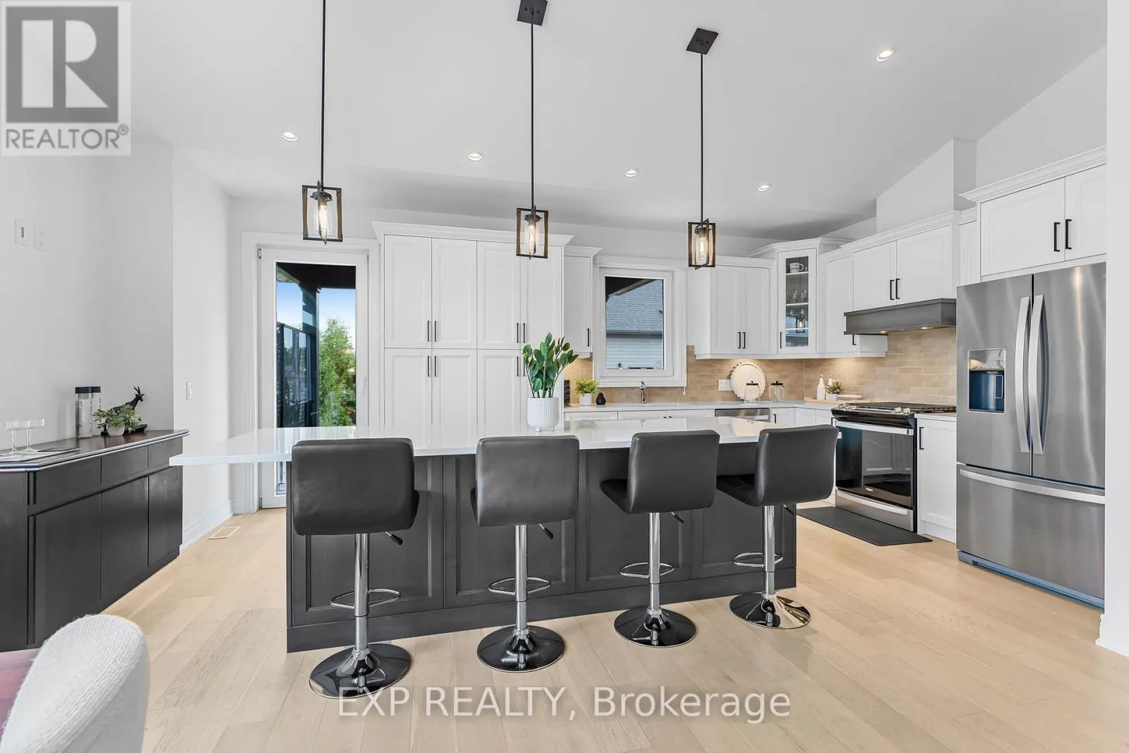 4242 VILLAGE CREEK DRIVE