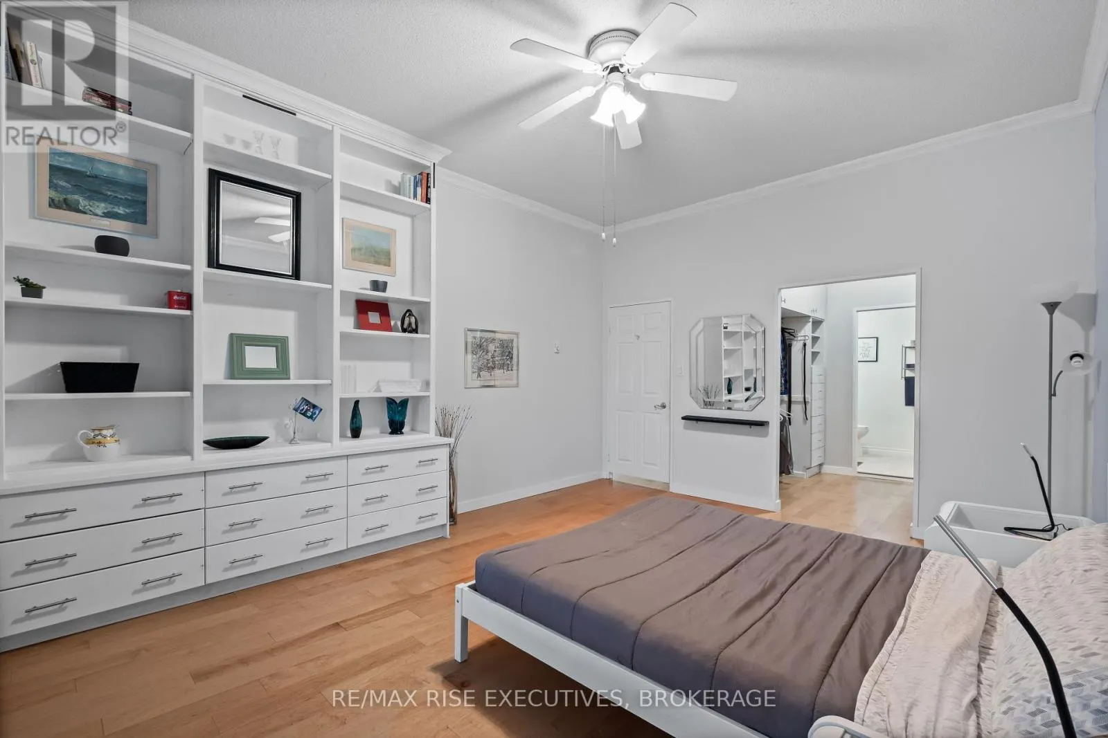 102 - 1000 KING STREET W, #102