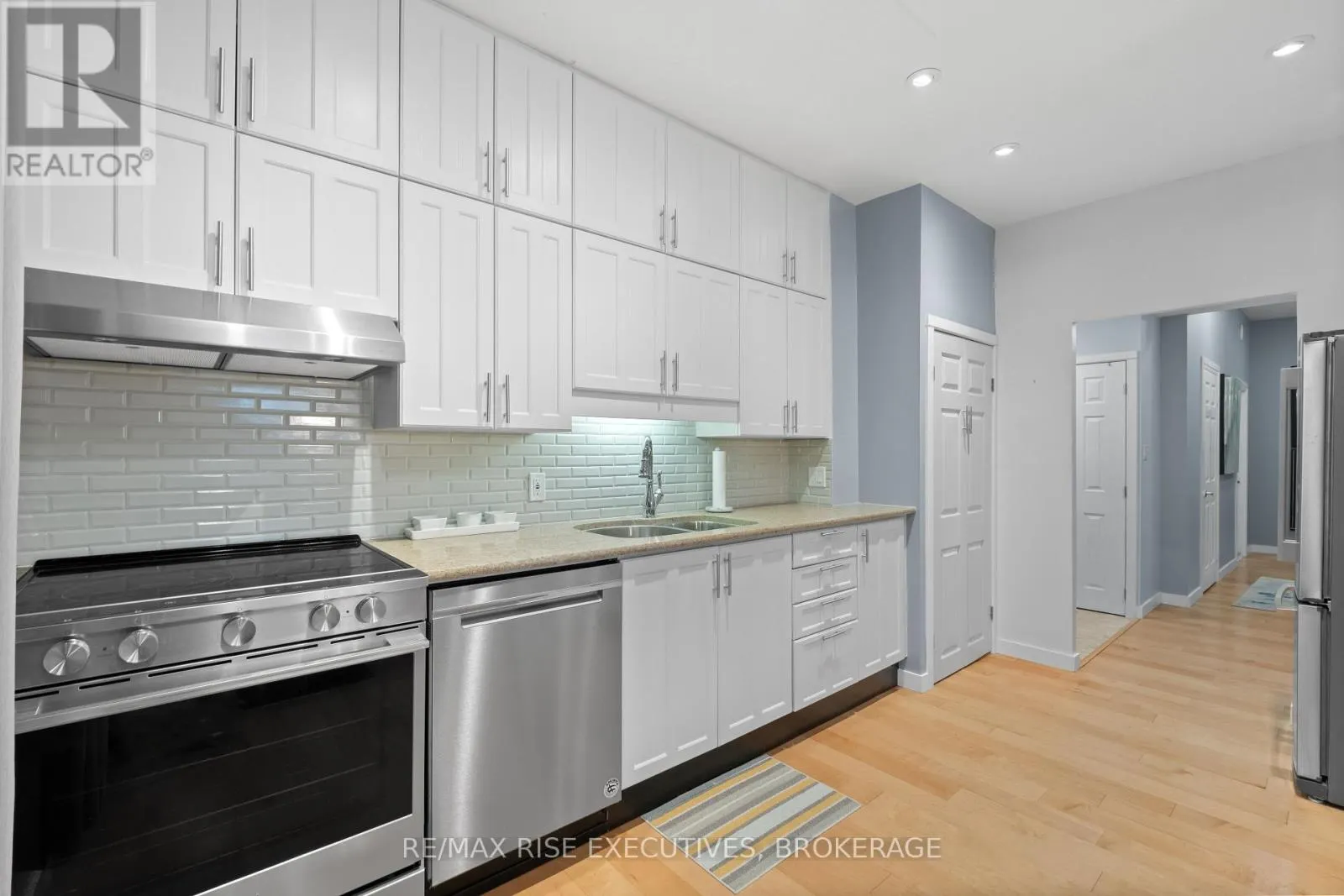 102 - 1000 KING STREET W, #102