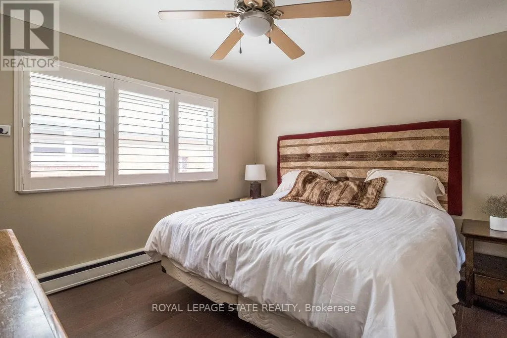 850-858 KING STREET W