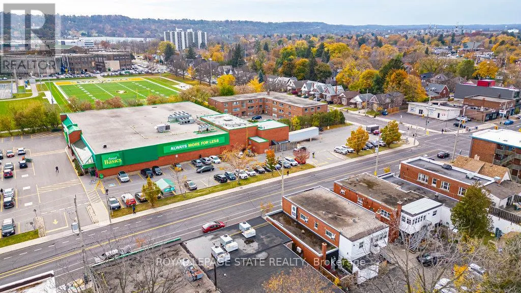 850-858 KING STREET W