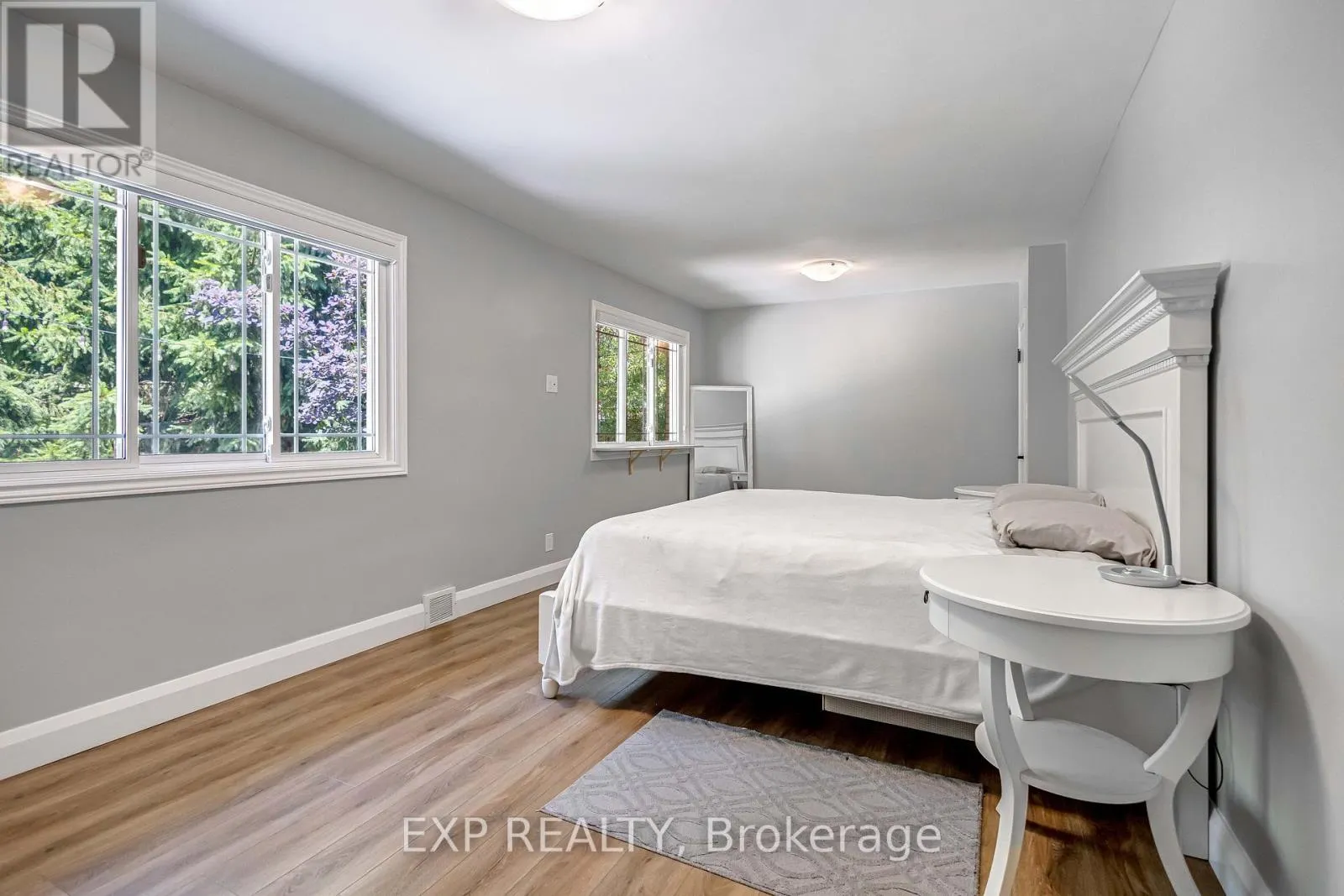 5585 BELMONT AVENUE