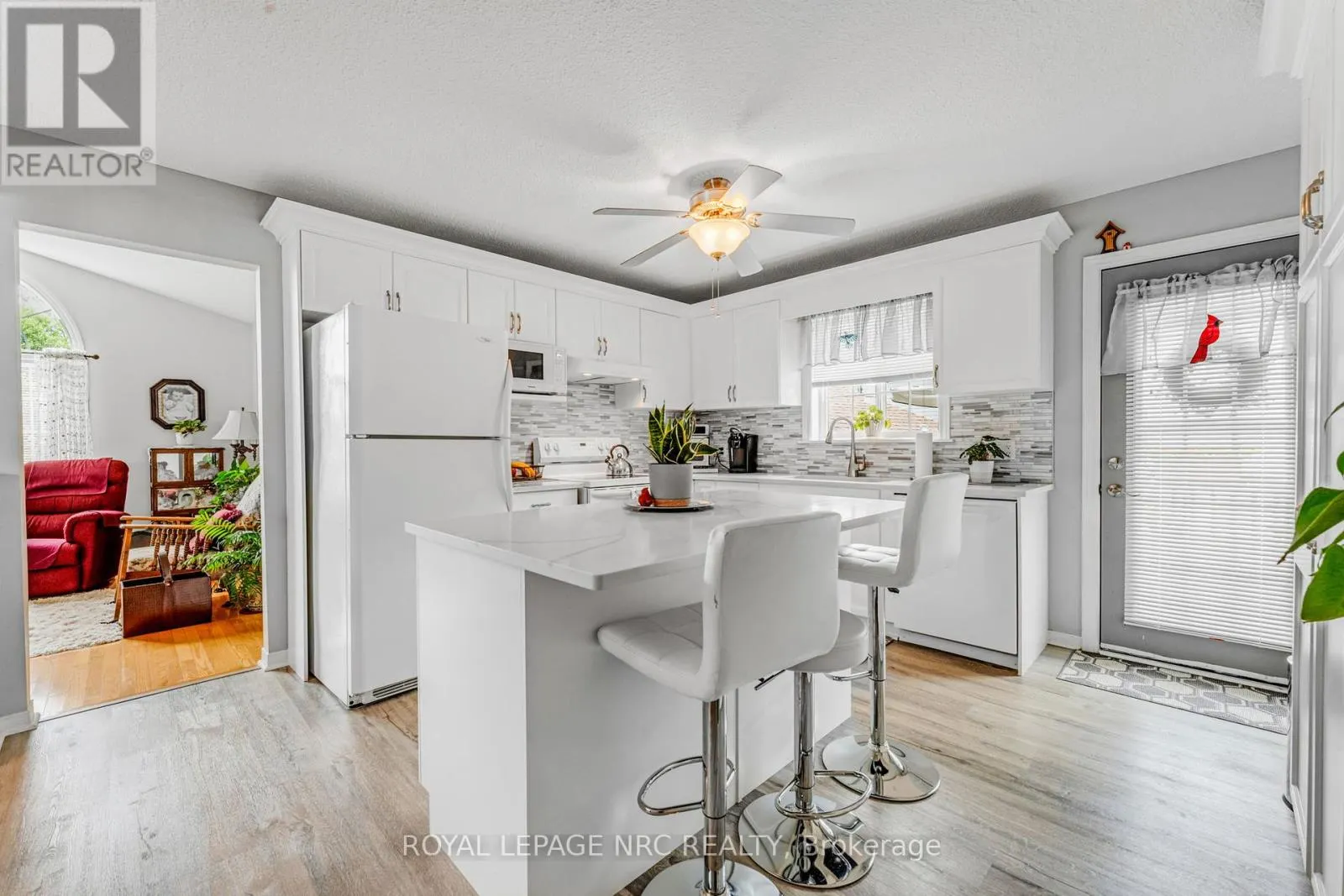 228 RIDGE ROAD S