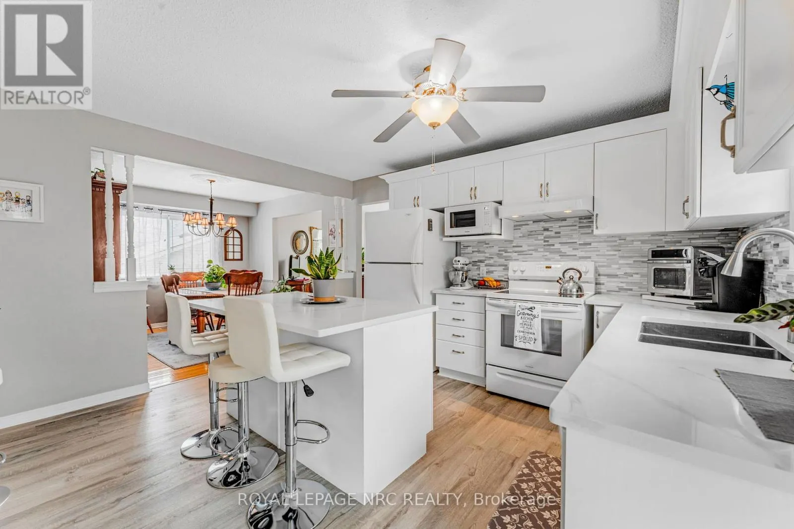 228 RIDGE ROAD S