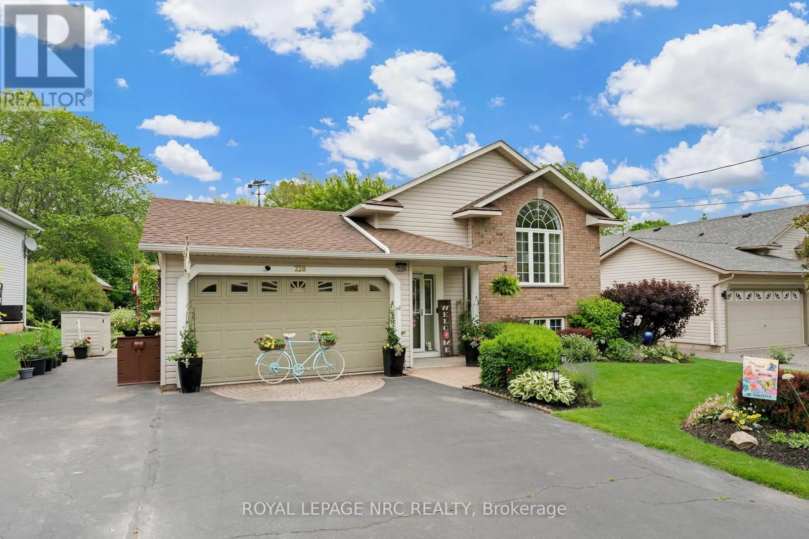 228 RIDGE ROAD S