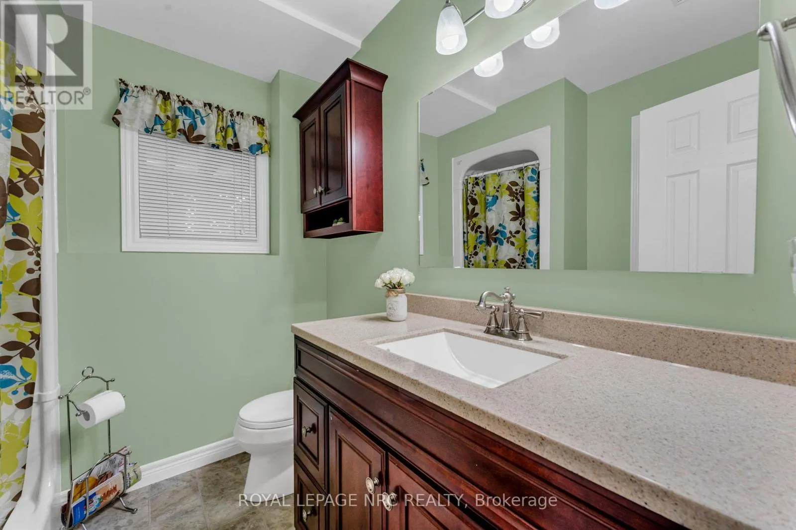 228 RIDGE ROAD S