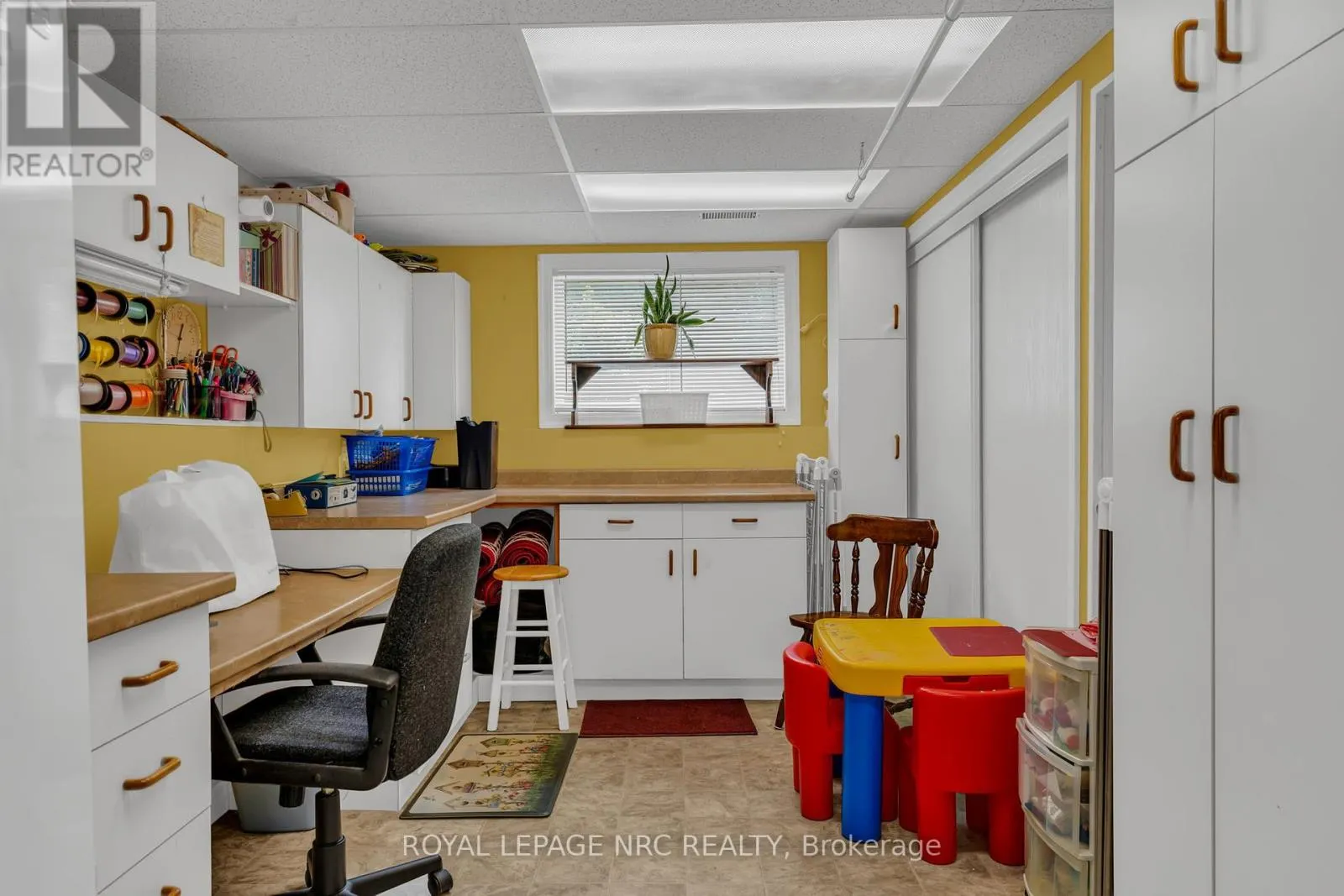228 RIDGE ROAD S