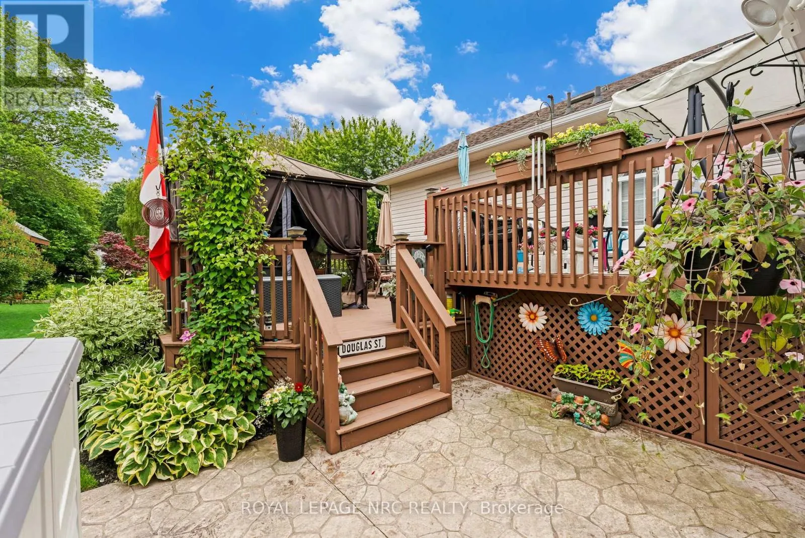 228 RIDGE ROAD S