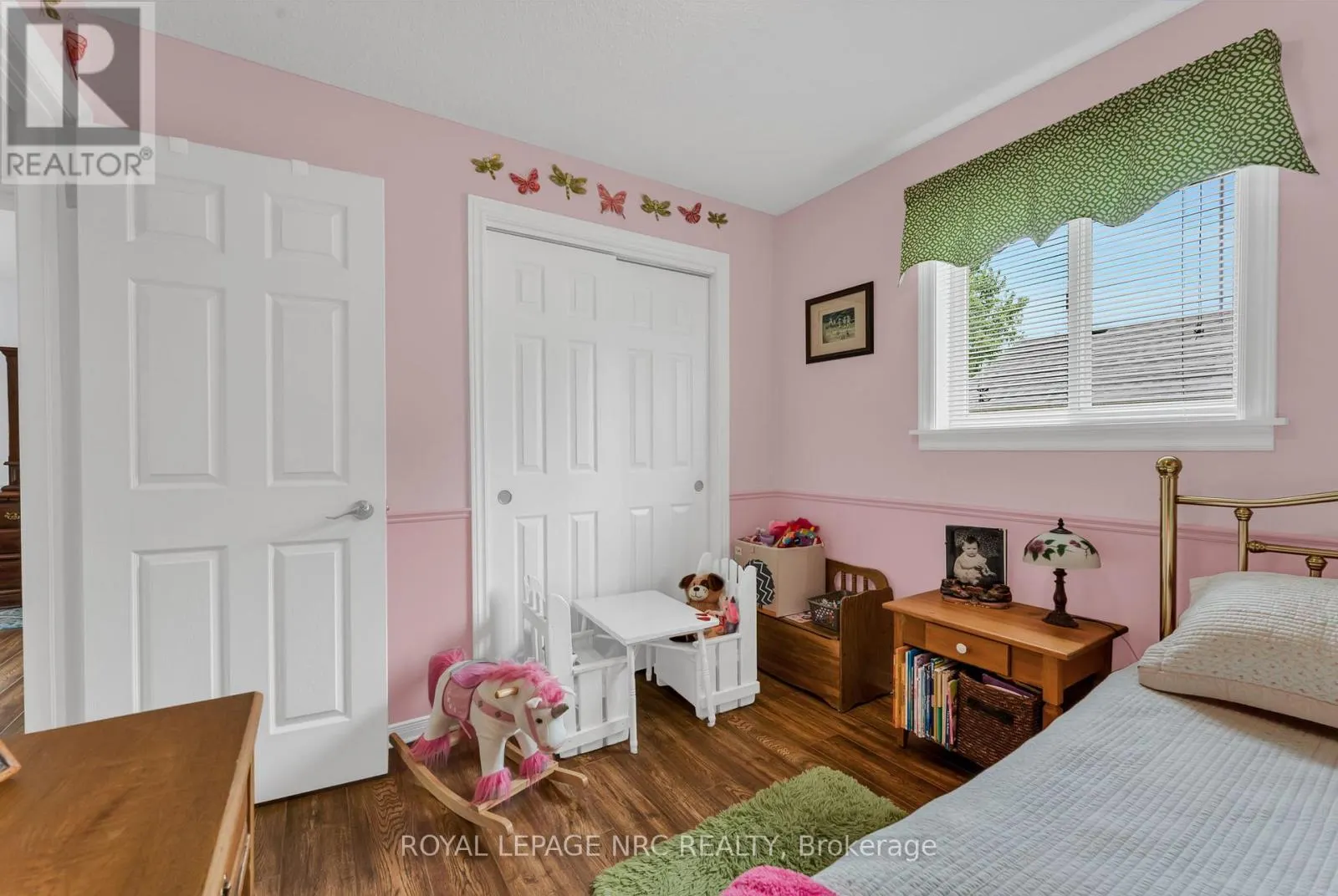 228 RIDGE ROAD S