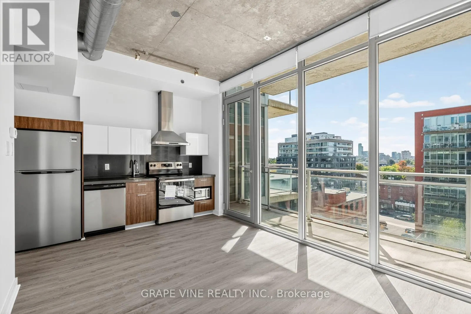 750 - 340 MCLEOD STREET