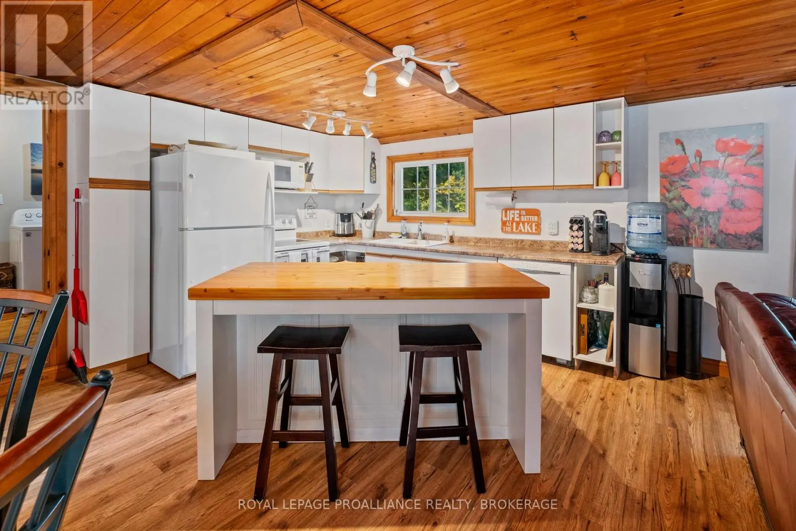1057 QUINTE CONSERVATION LANE