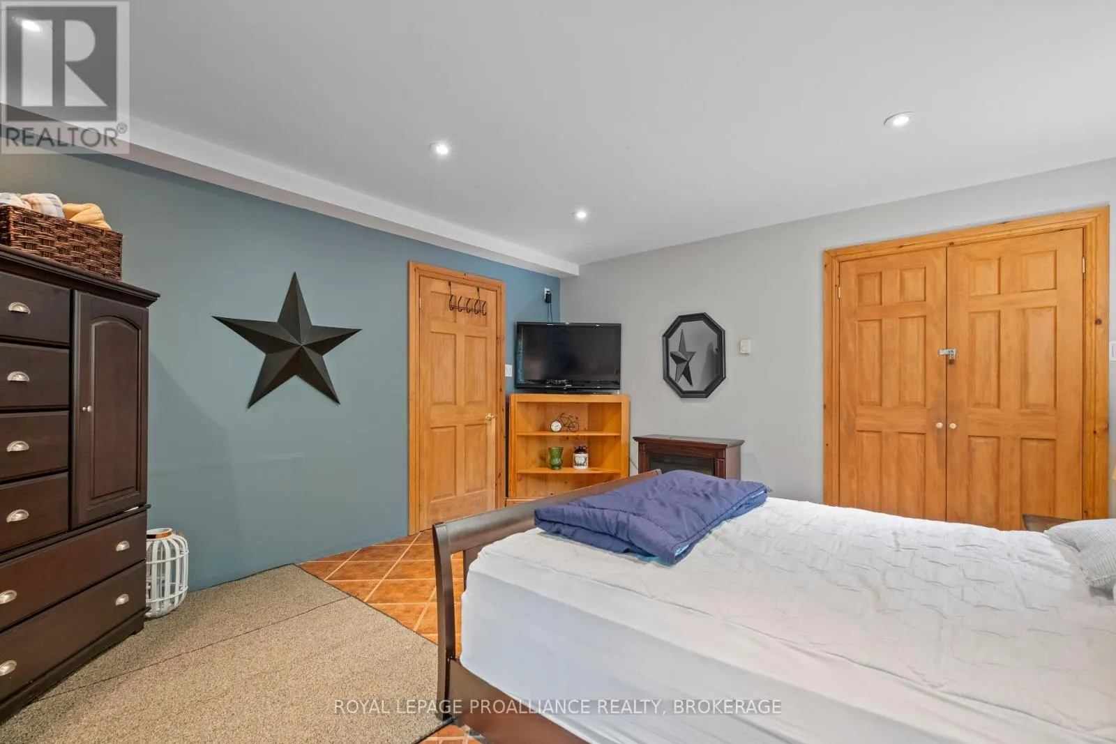 1057 QUINTE CONSERVATION LANE