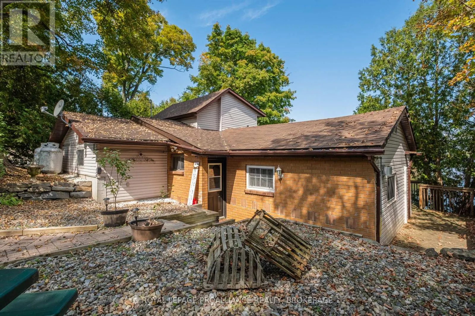 1057 QUINTE CONSERVATION LANE