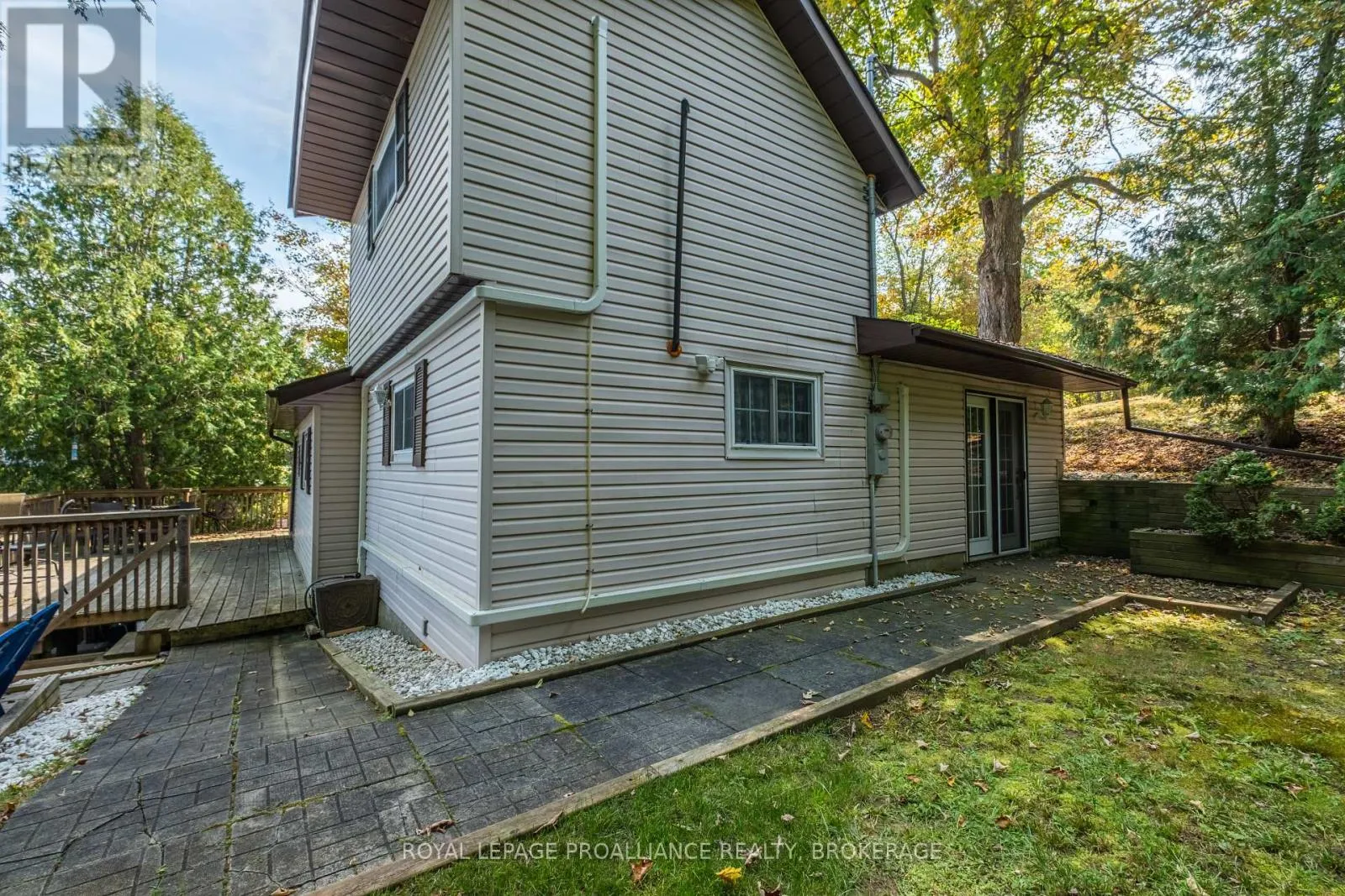 1057 QUINTE CONSERVATION LANE