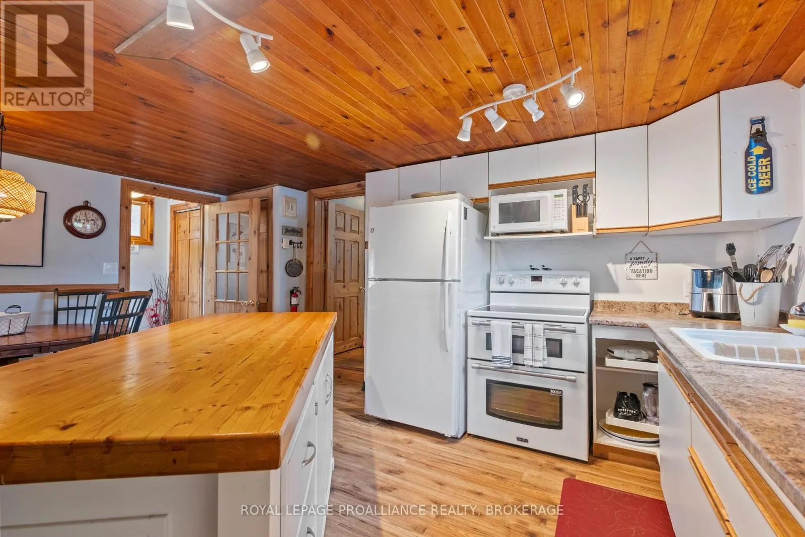 1057 QUINTE CONSERVATION LANE
