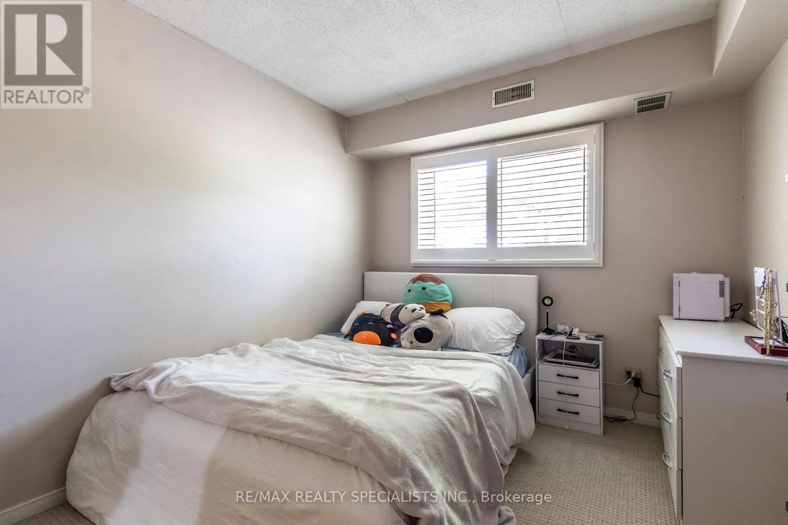 52 - 3085 KINGSWAY DRIVE