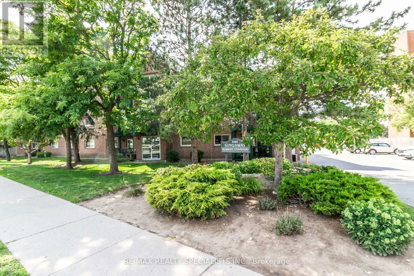 52 - 3085 KINGSWAY DRIVE