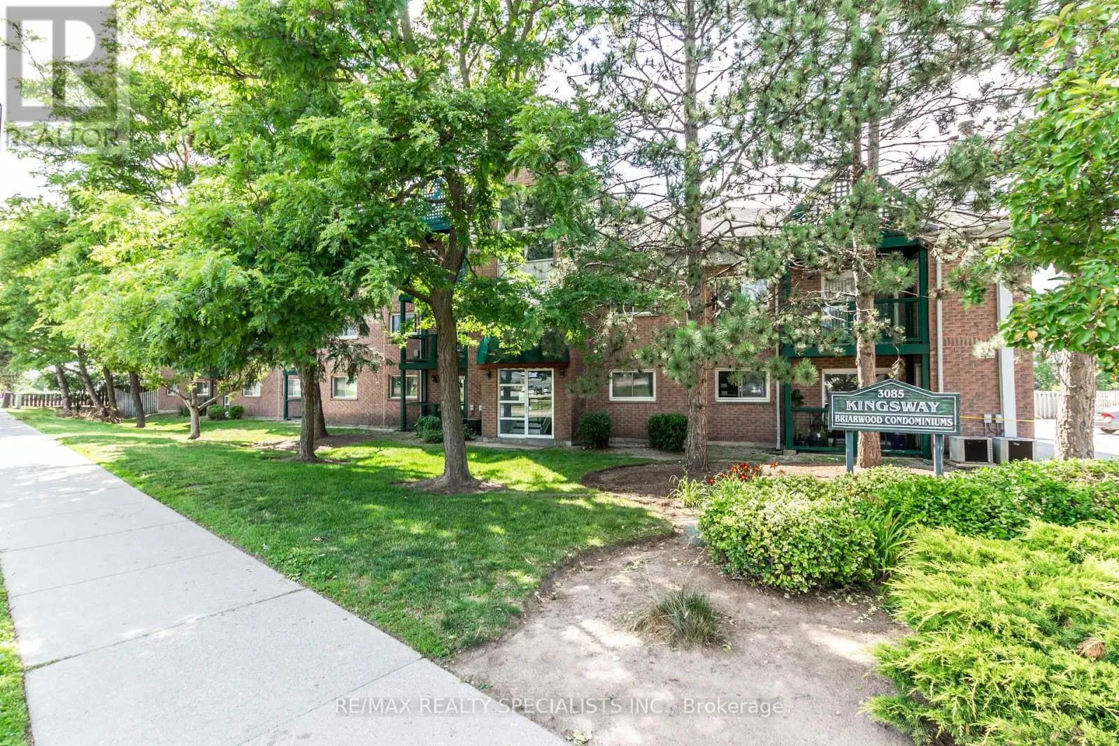 52 - 3085 KINGSWAY DRIVE