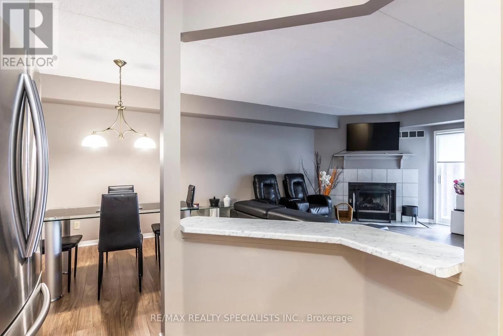 52 - 3085 KINGSWAY DRIVE