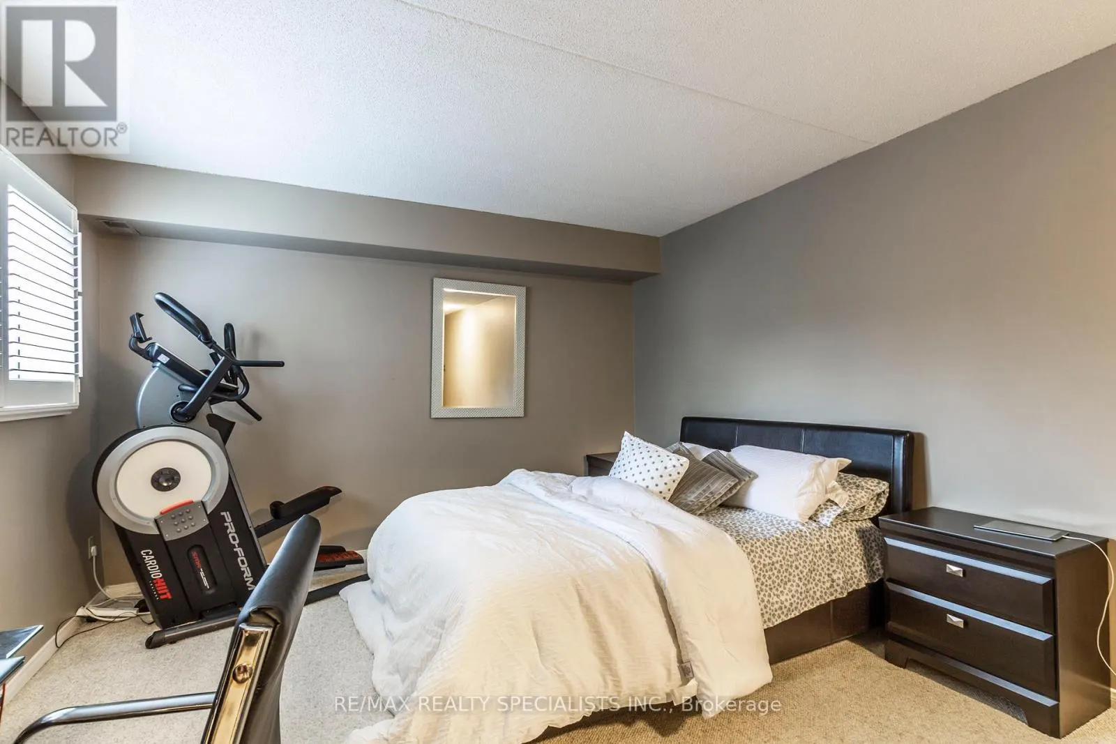 52 - 3085 KINGSWAY DRIVE