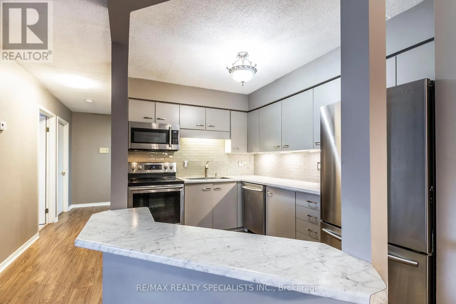 52 - 3085 KINGSWAY DRIVE