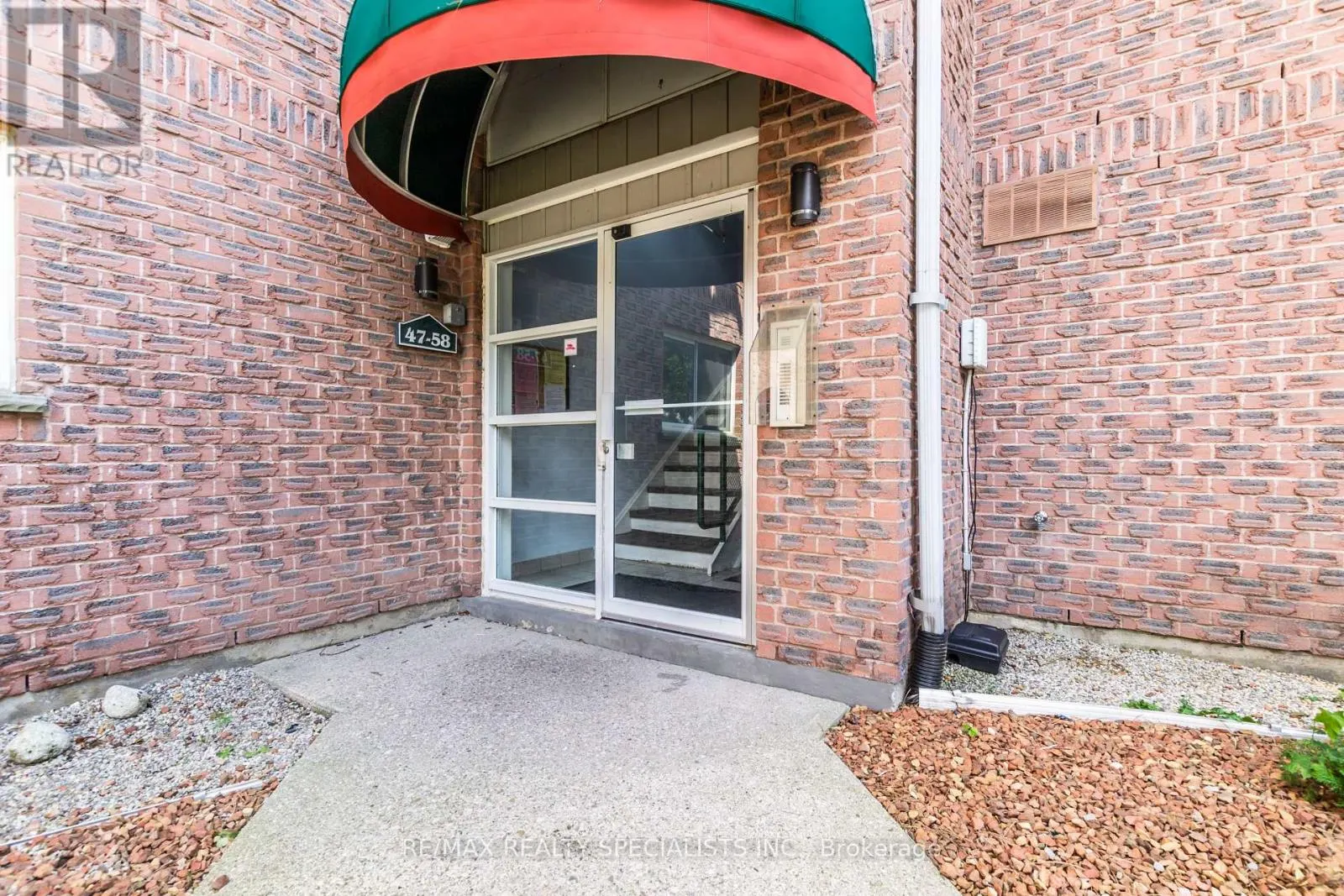 52 - 3085 KINGSWAY DRIVE