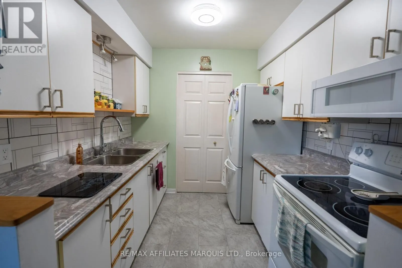 304 - 121 WATER STREET W