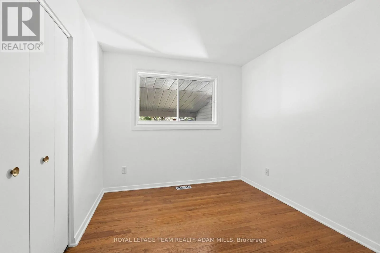 3 DOMUS CRESCENT