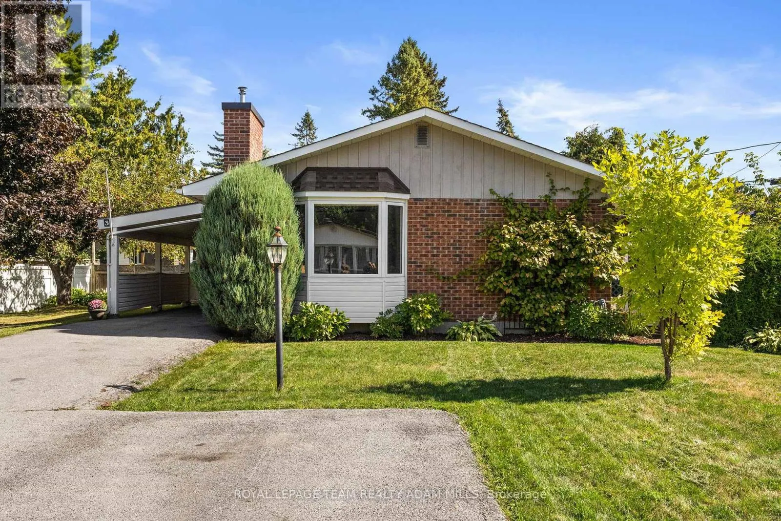 3 DOMUS CRESCENT