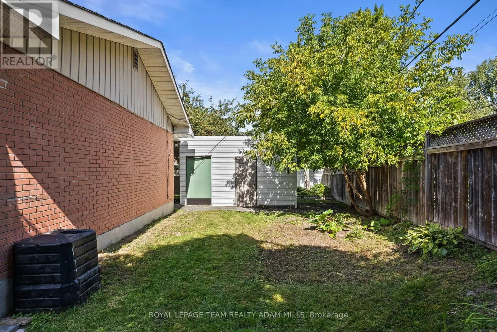 3 DOMUS CRESCENT
