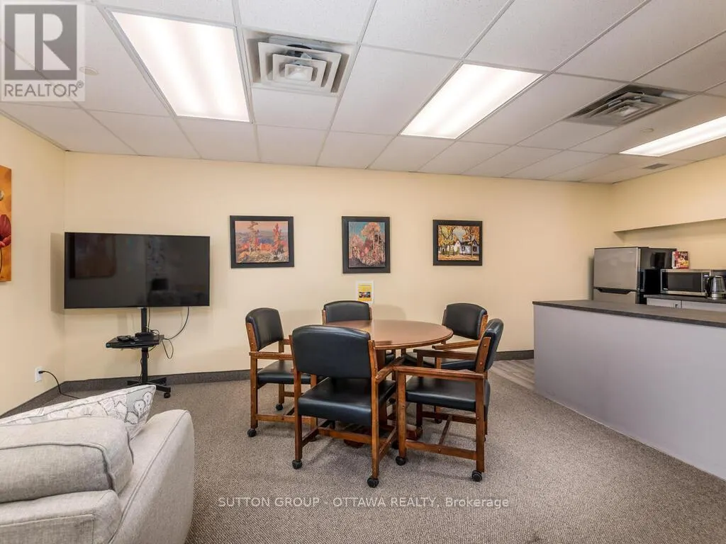 203 - 2951 RIVERSIDE DRIVE