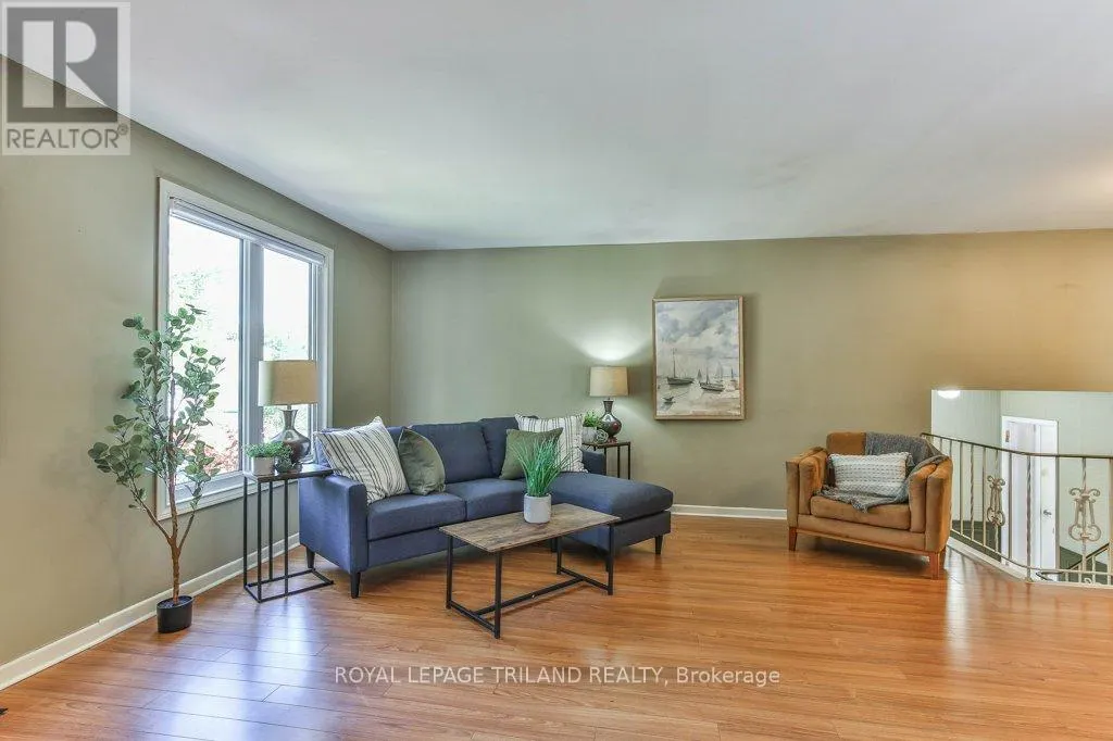 41 FOX MILL COURT