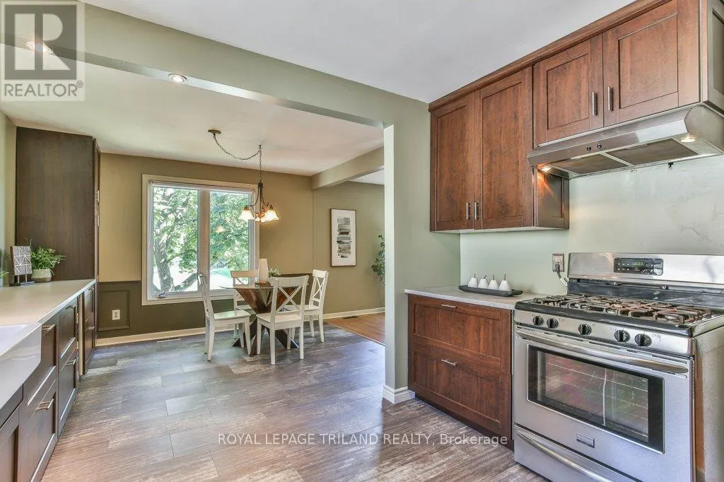41 FOX MILL COURT