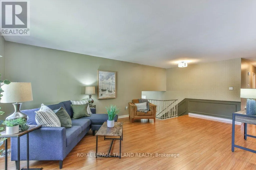 41 FOX MILL COURT