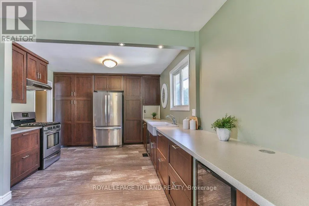 41 FOX MILL COURT