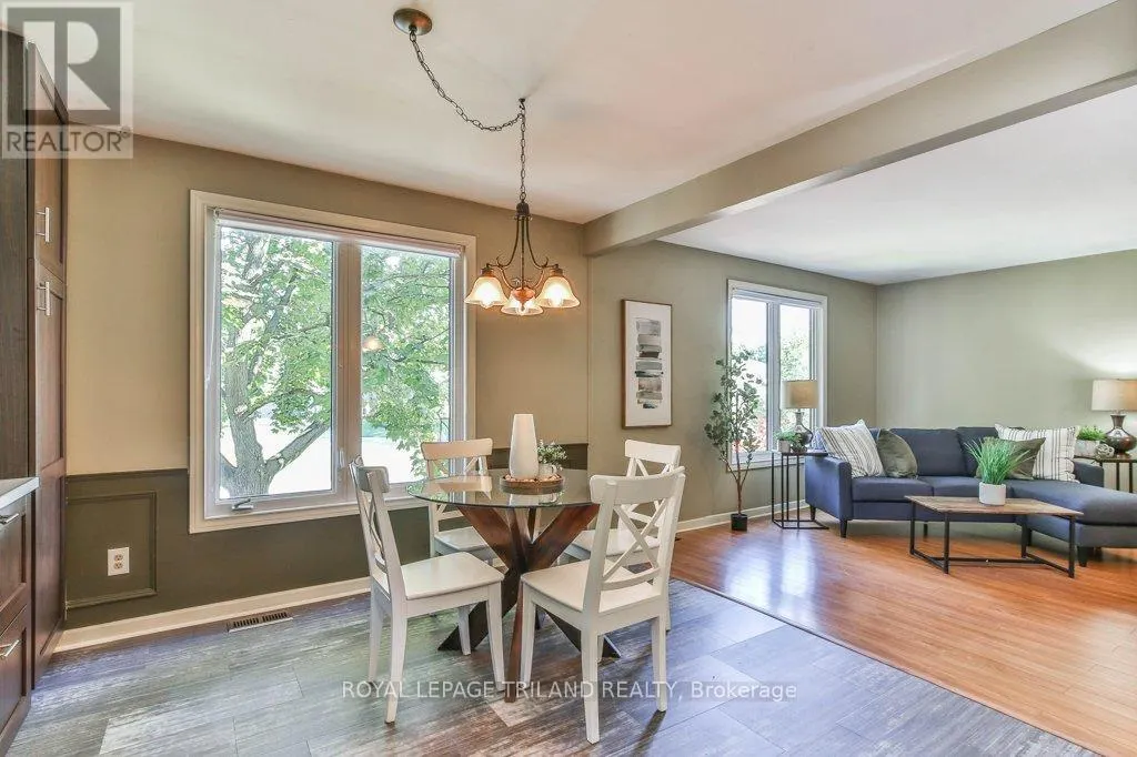 41 FOX MILL COURT