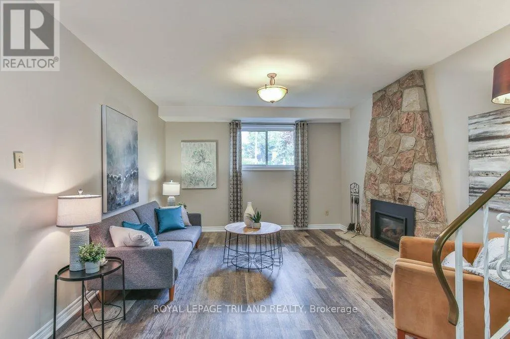 41 FOX MILL COURT