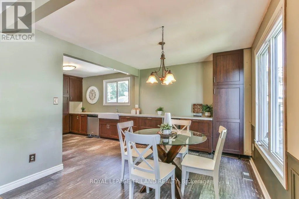 41 FOX MILL COURT