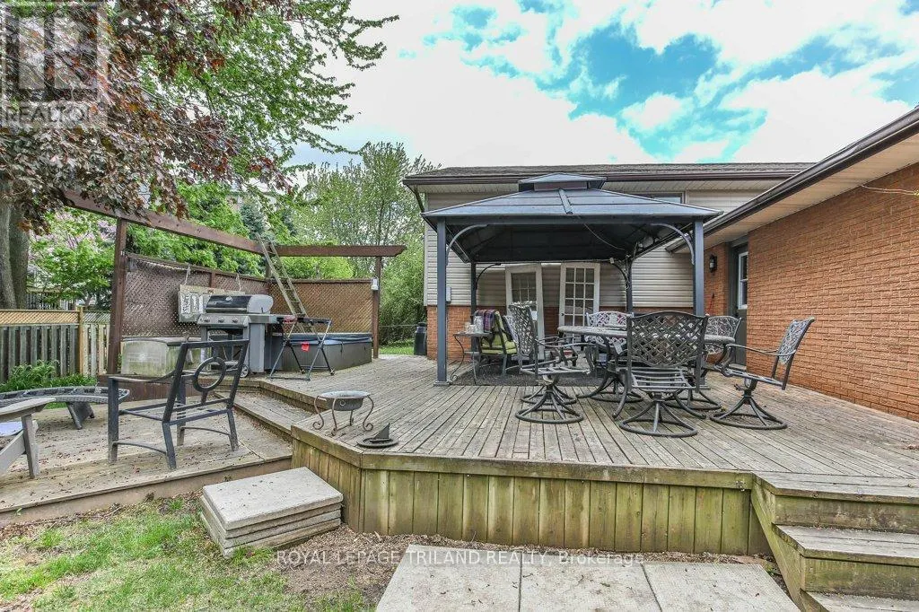 41 FOX MILL COURT